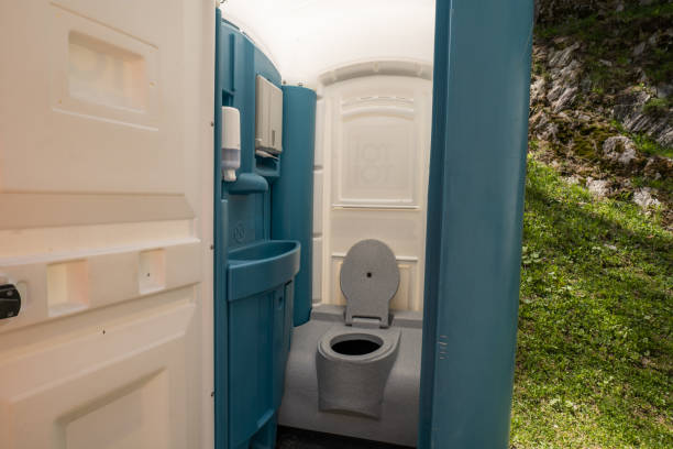 Best Porta potty delivery and setup  in Affton, MO