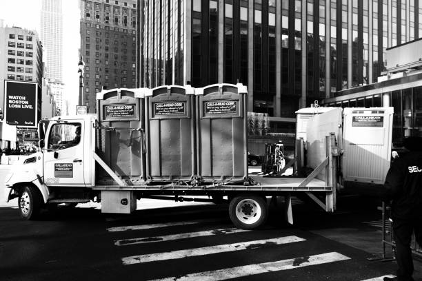 Best Luxury portable toilet rental  in Affton, MO